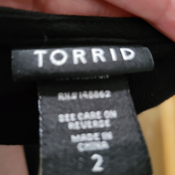 Size 2 Torrid Cowl Neck Top - Picture 3 of 3